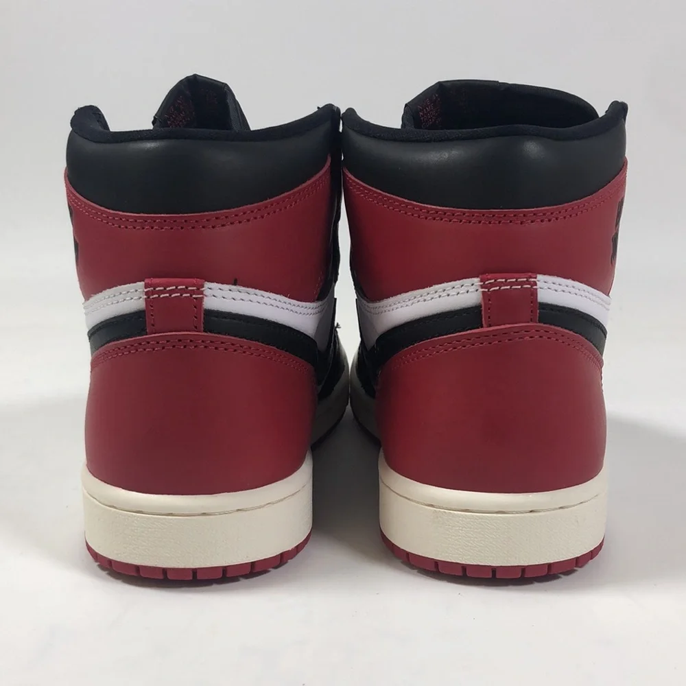Mens Air Jordan 1 Retro Hi OG ‘Black Toe Reimagined’ NWOB DZ5485 106 - Picture 4 of 4